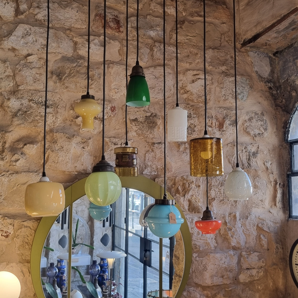 💡 קולקציית מנורות תלייה וינטג' מזכוכית – ייצור והתאמה אישית בגלריה 💡