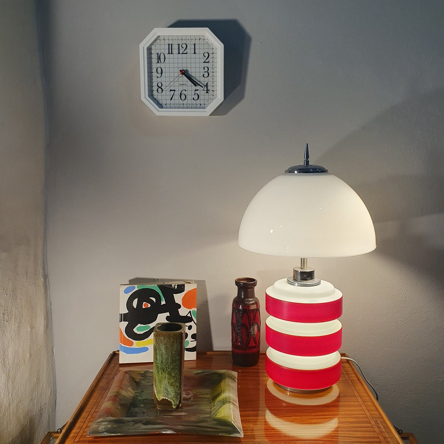 Restored 1970s White Plastic Wall Clock - Quartz Mechanism - Perfect Working Condition - 25cm x 25cm