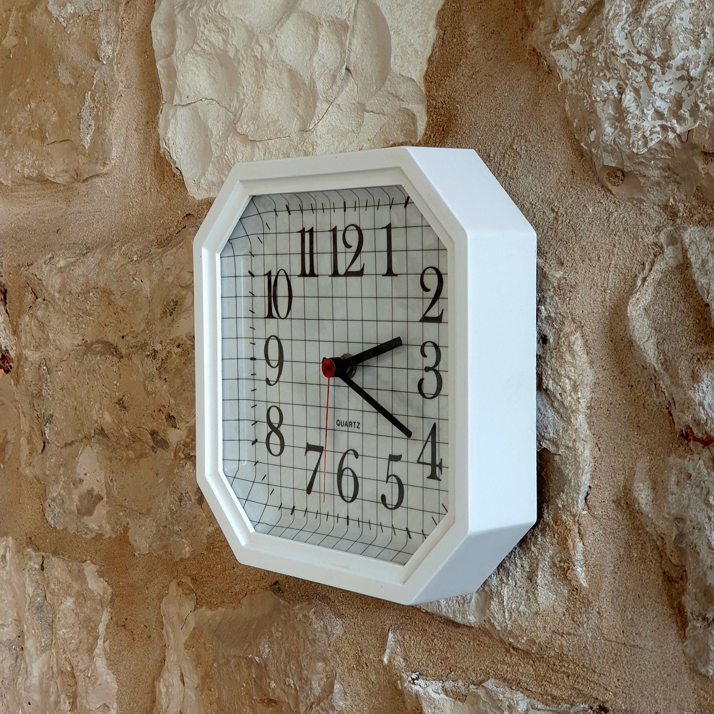 Restored 1970s White Plastic Wall Clock - Quartz Mechanism - Perfect Working Condition - 25cm x 25cm