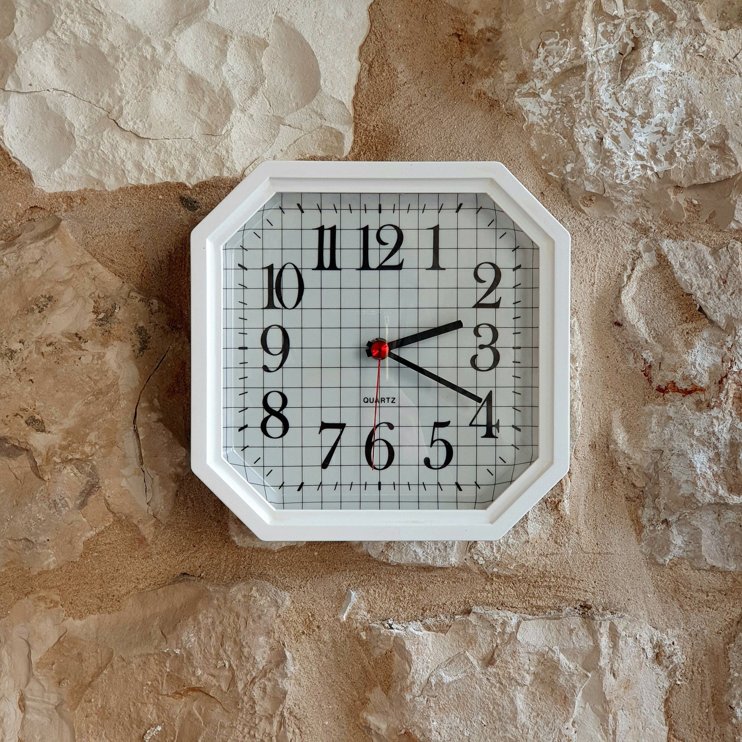 Restored 1970s White Plastic Wall Clock - Quartz Mechanism - Perfect Working Condition - 25cm x 25cm