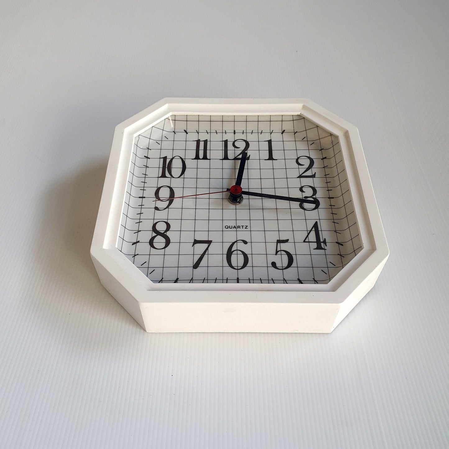 Restored 1970s White Plastic Wall Clock - Quartz Mechanism - Perfect Working Condition - 25cm x 25cm