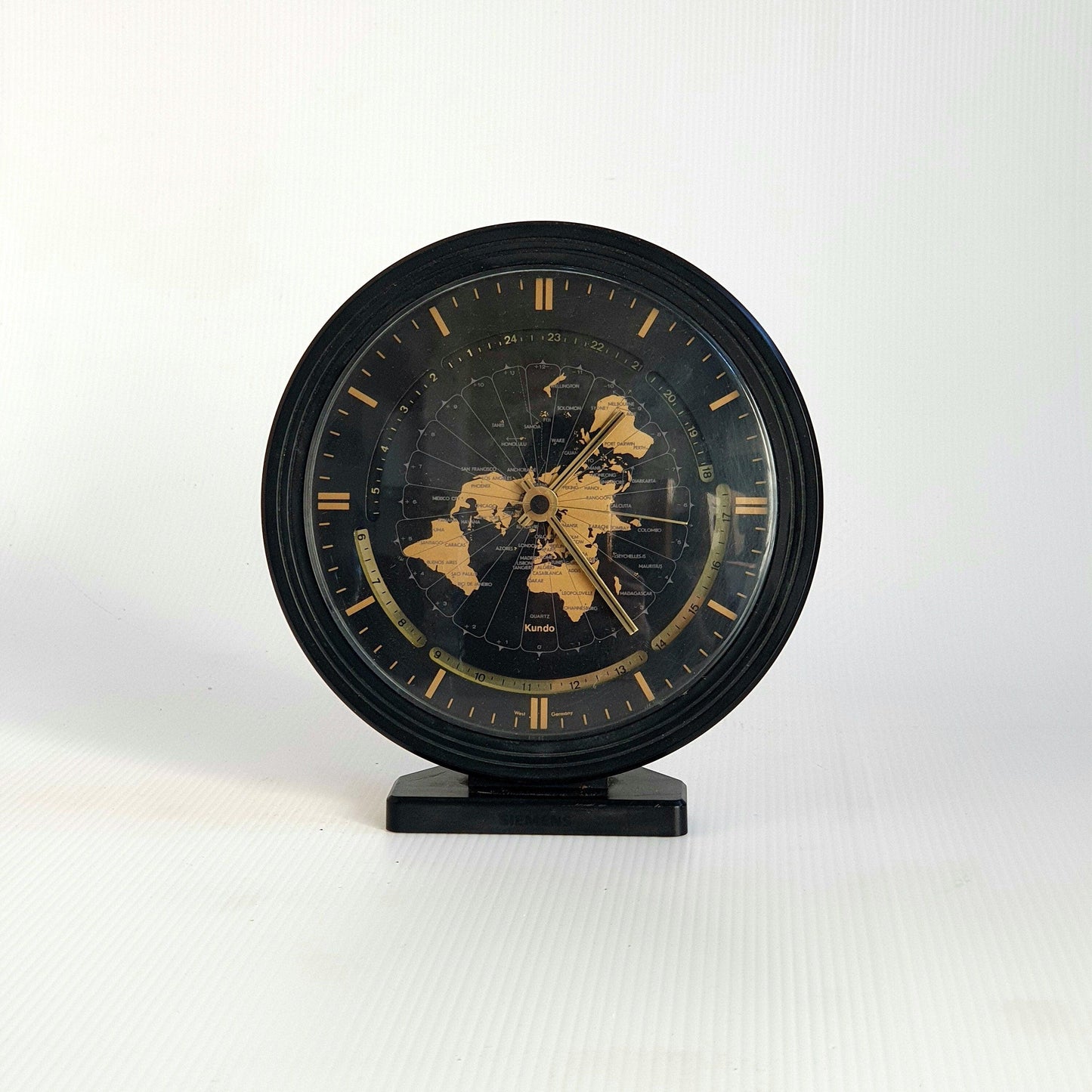 Vintage KUNDO table Clock 80's Quartz, World Map and time. Mid century modern