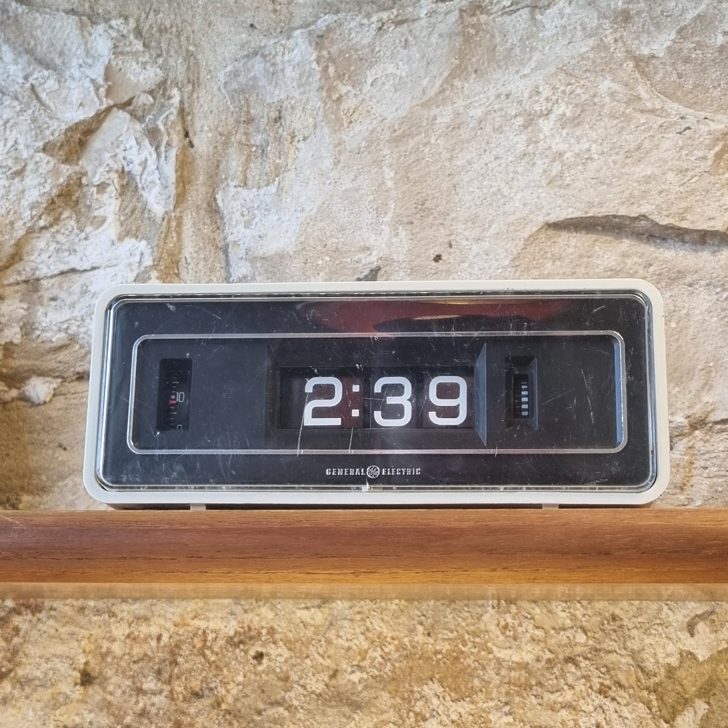 Vintage General Electric Flip Alarm Clock – 1970s Retro Space Age Mid Century Modern