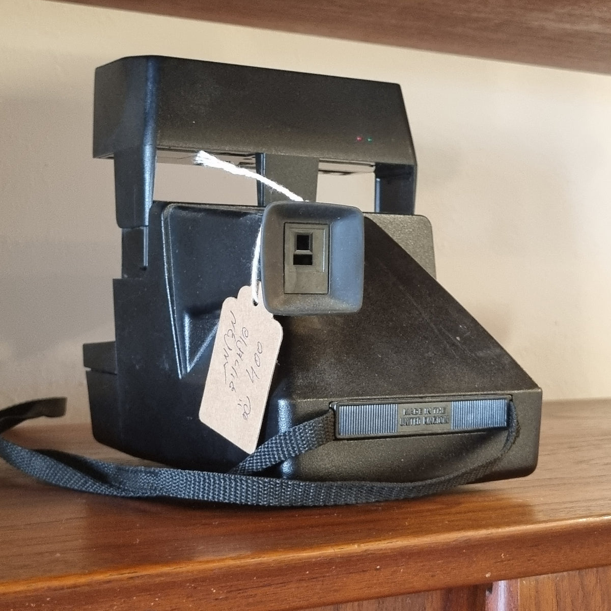 מצלמת פולארויד וינטג' מקורית – Polaroid OneStep Flash (סדרה 600)