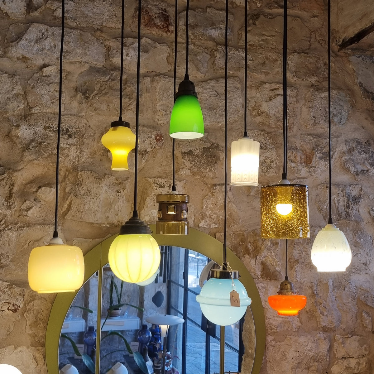 💡 קולקציית מנורות תלייה וינטג' מזכוכית – ייצור והתאמה אישית בגלריה 💡
