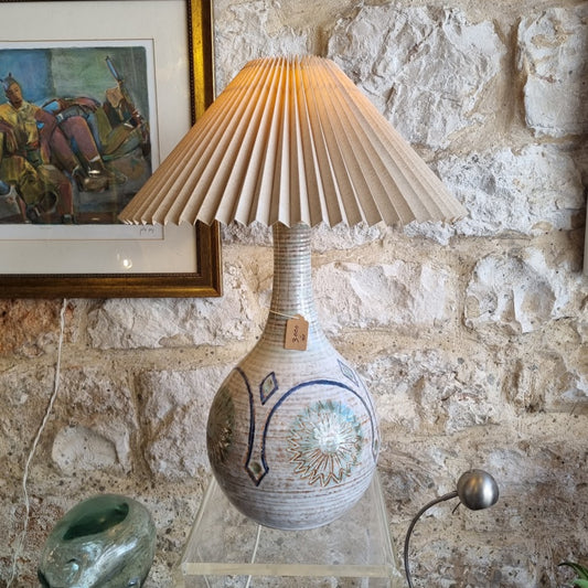 מנורת שולחן וינטג' דנית מקרמיקה (שנות ה-60/70) | Mid-Century Modern