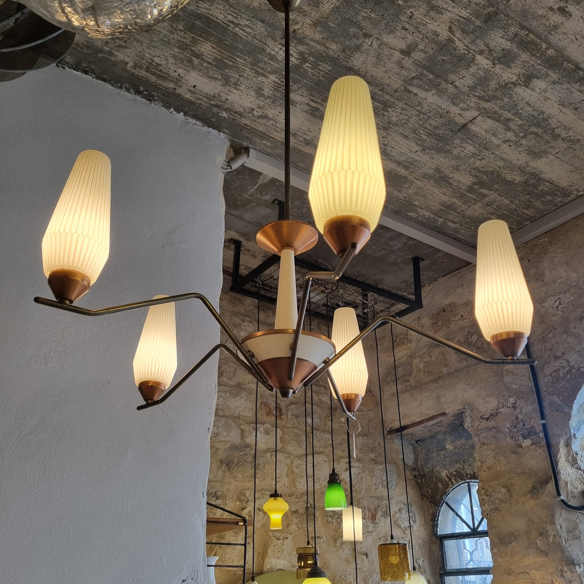 ✨ יוקרה איטלקית קלאסית: נברשת Mid-Century מרהיבה משנות ה-50/60 ✨