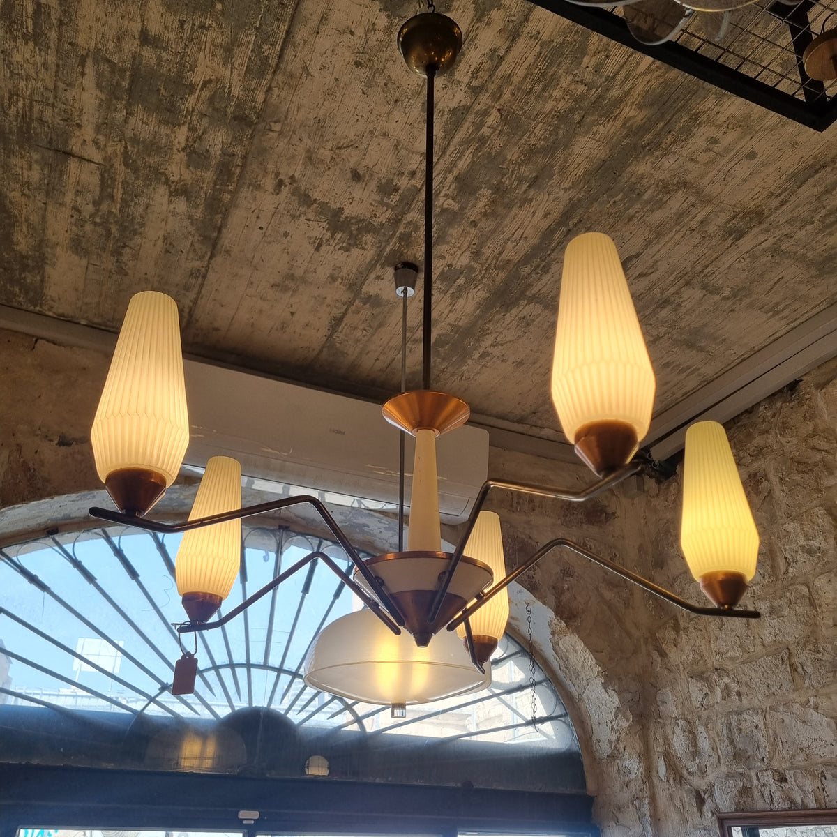 ✨ יוקרה איטלקית קלאסית: נברשת Mid-Century מרהיבה משנות ה-50/60 ✨