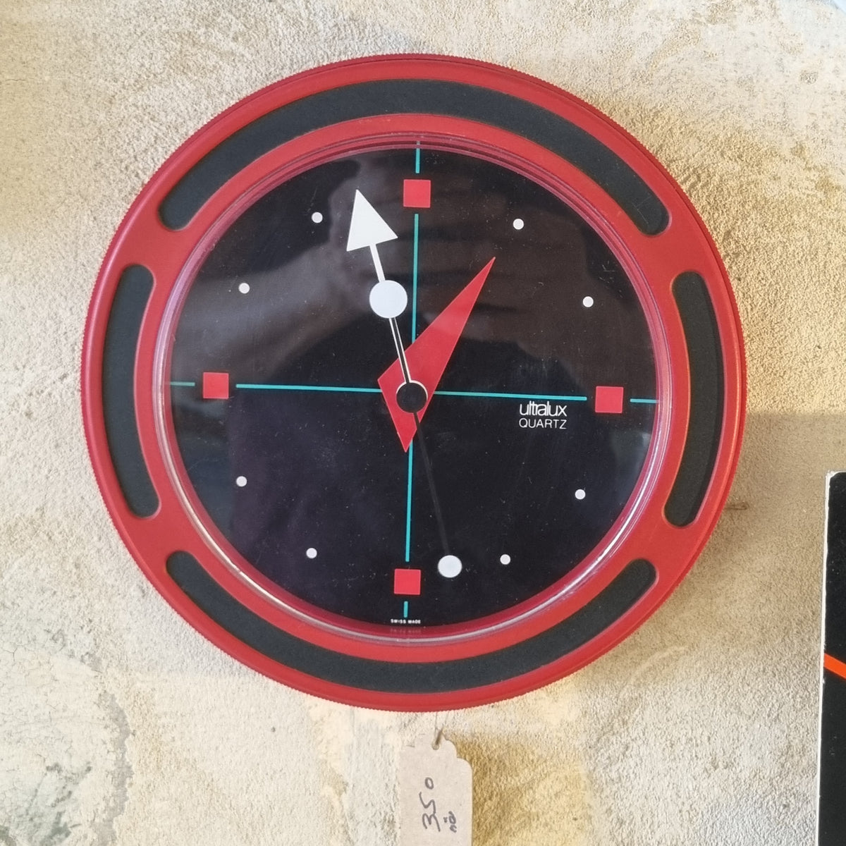 ✨ נגיעה של סטייל וצבע: שעון וינטג' בעיצוב ייחודי לאחר רסטורציה מלאה ✨