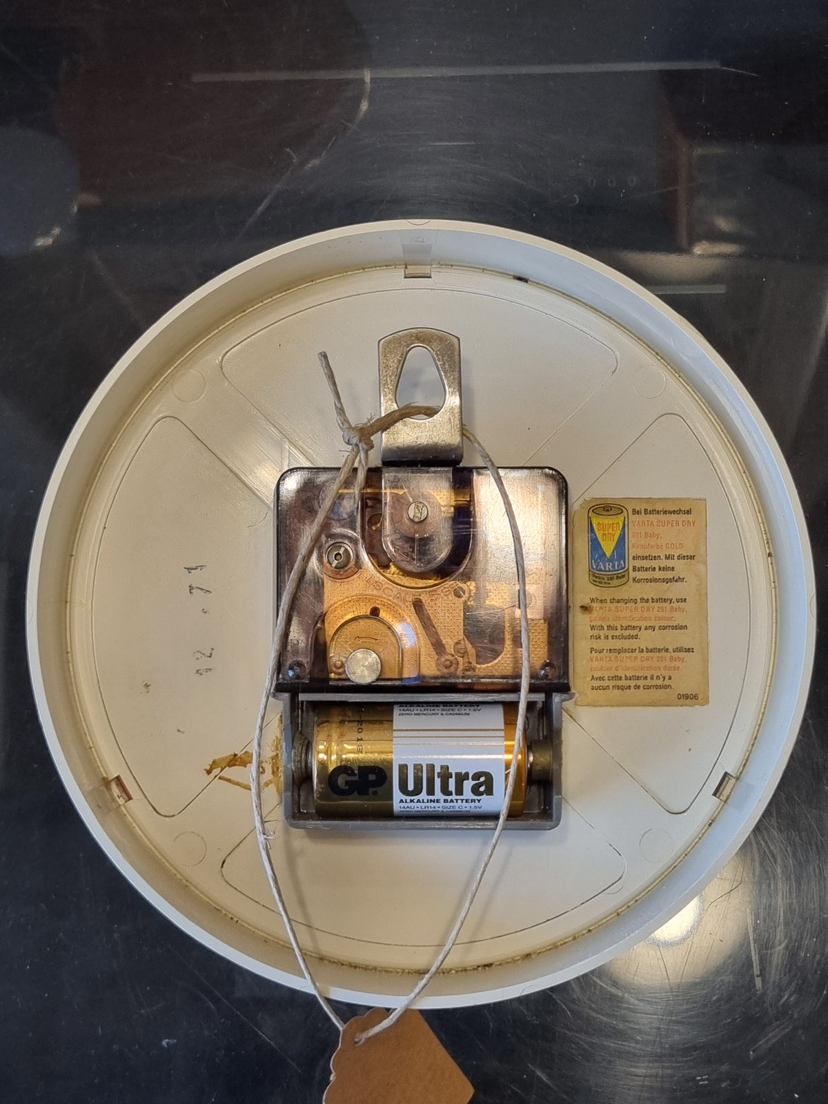 ⏰ שעון קיר וינטג' אדום ואייקוני – Krups Electronic (שנות ה-70)