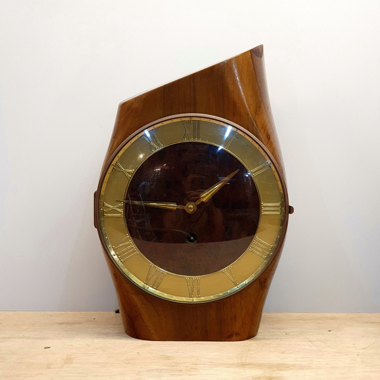 Vintage Handmade Wood Propeller Table Clock with Mechanical Winding - Unique Aviation Decor