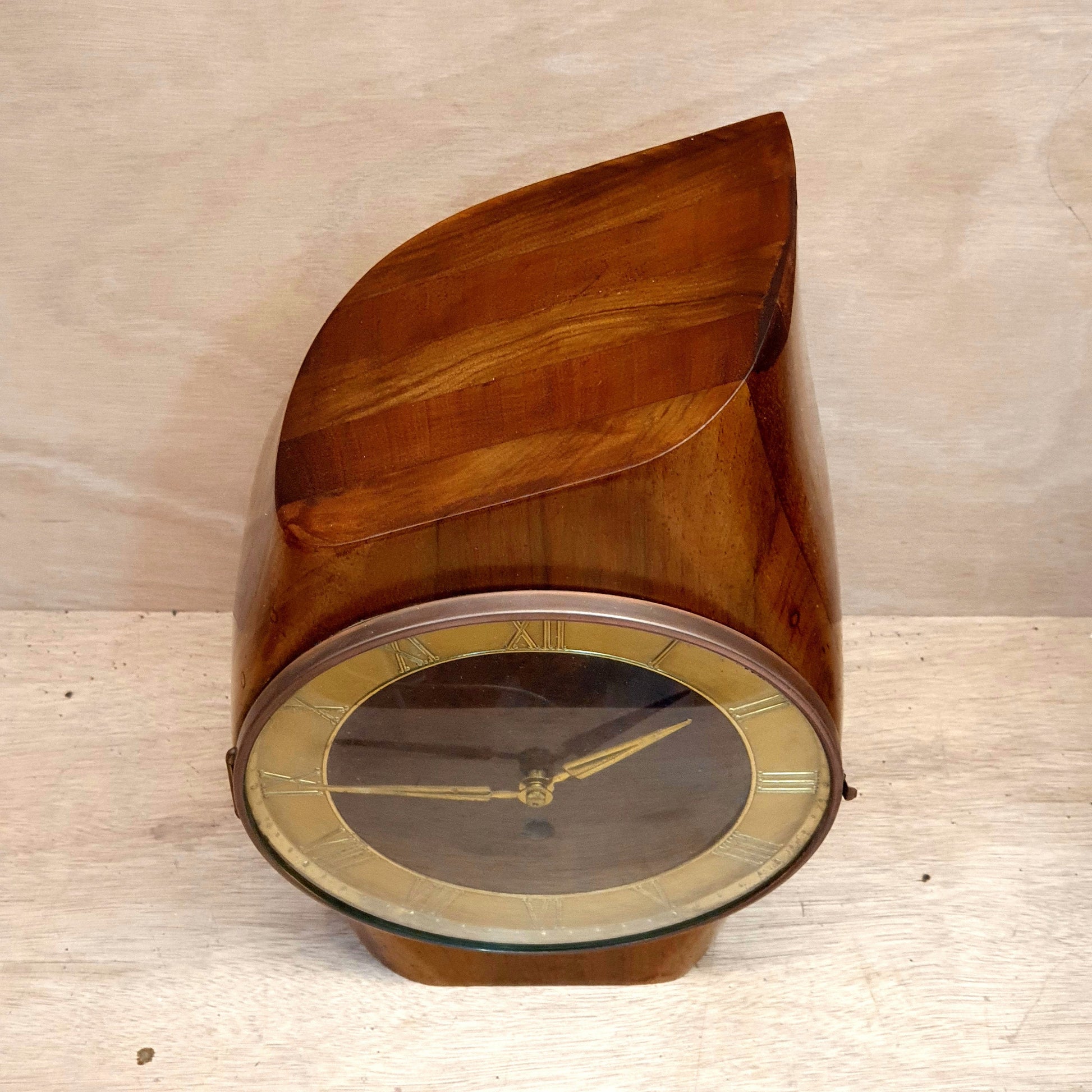 Vintage Handmade Wood Propeller Table Clock with Mechanical Winding - Unique Aviation Decor