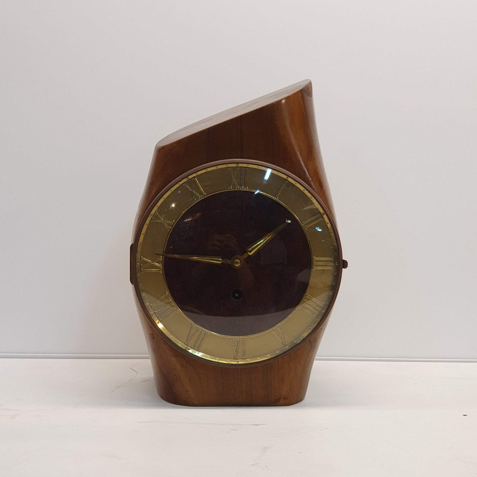 Vintage Handmade Wood Propeller Table Clock with Mechanical Winding - Unique Aviation Decor