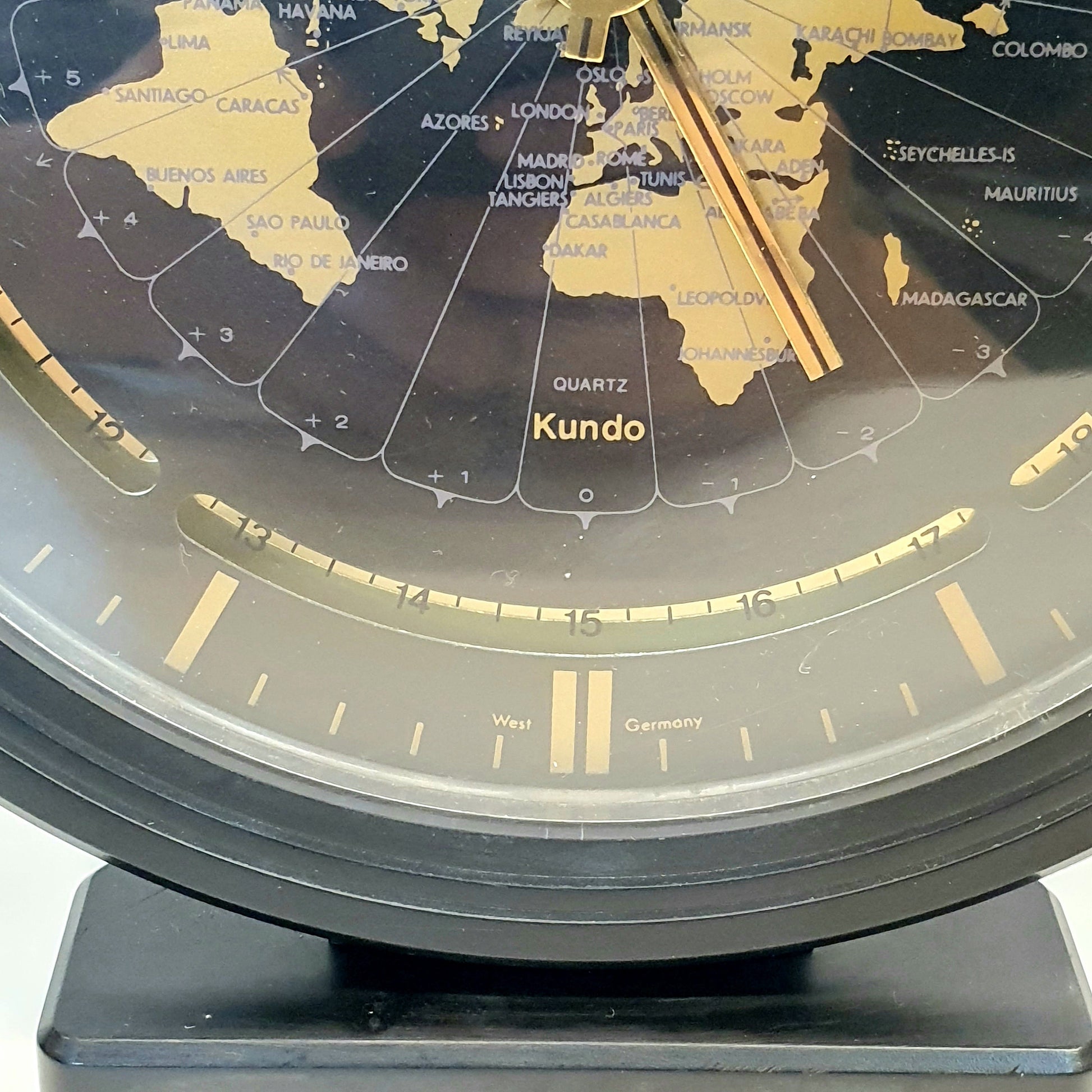 Vintage KUNDO table Clock 80's Quartz, World Map and time. Mid century modern