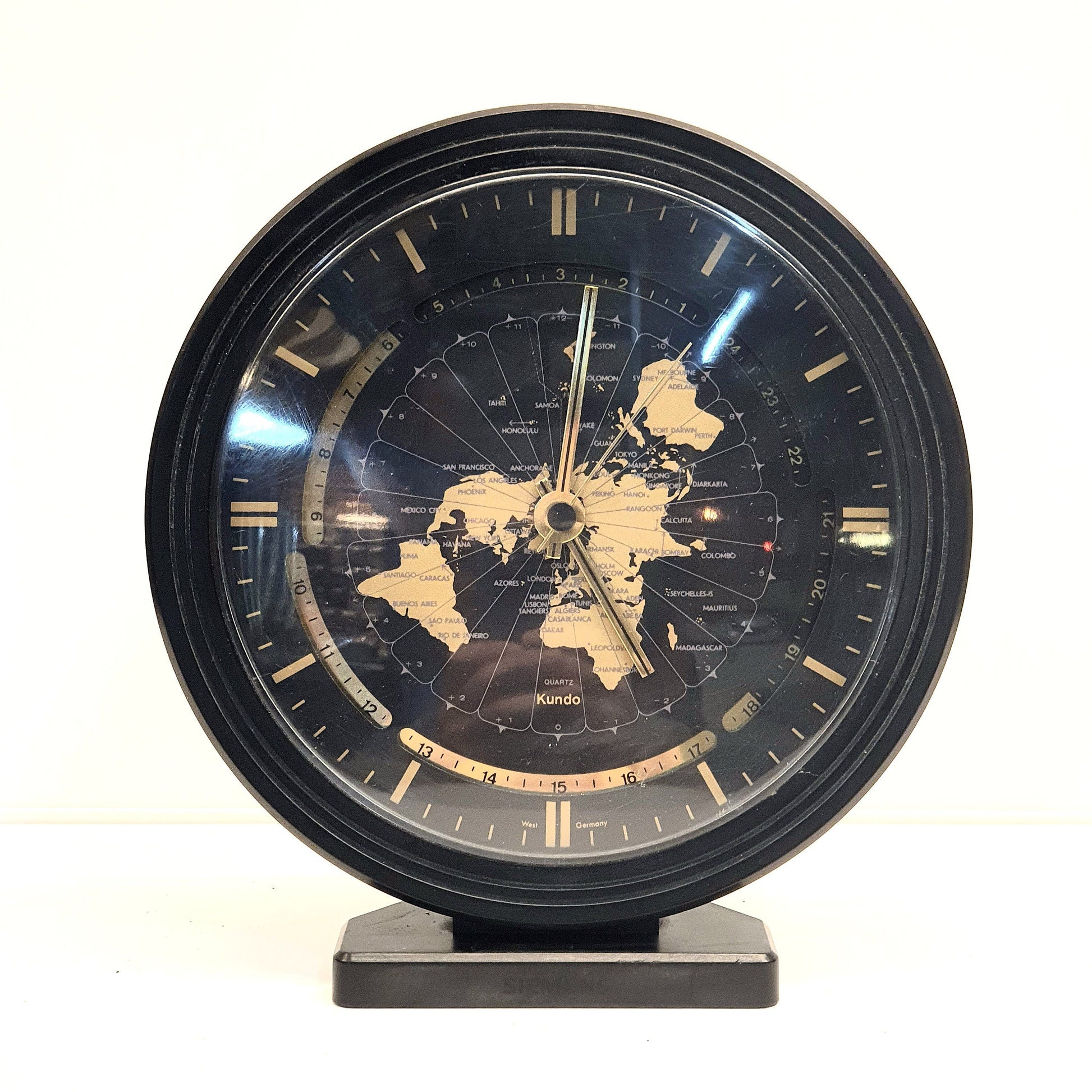 Vintage KUNDO table Clock 80's Quartz, World Map and time. Mid century modern