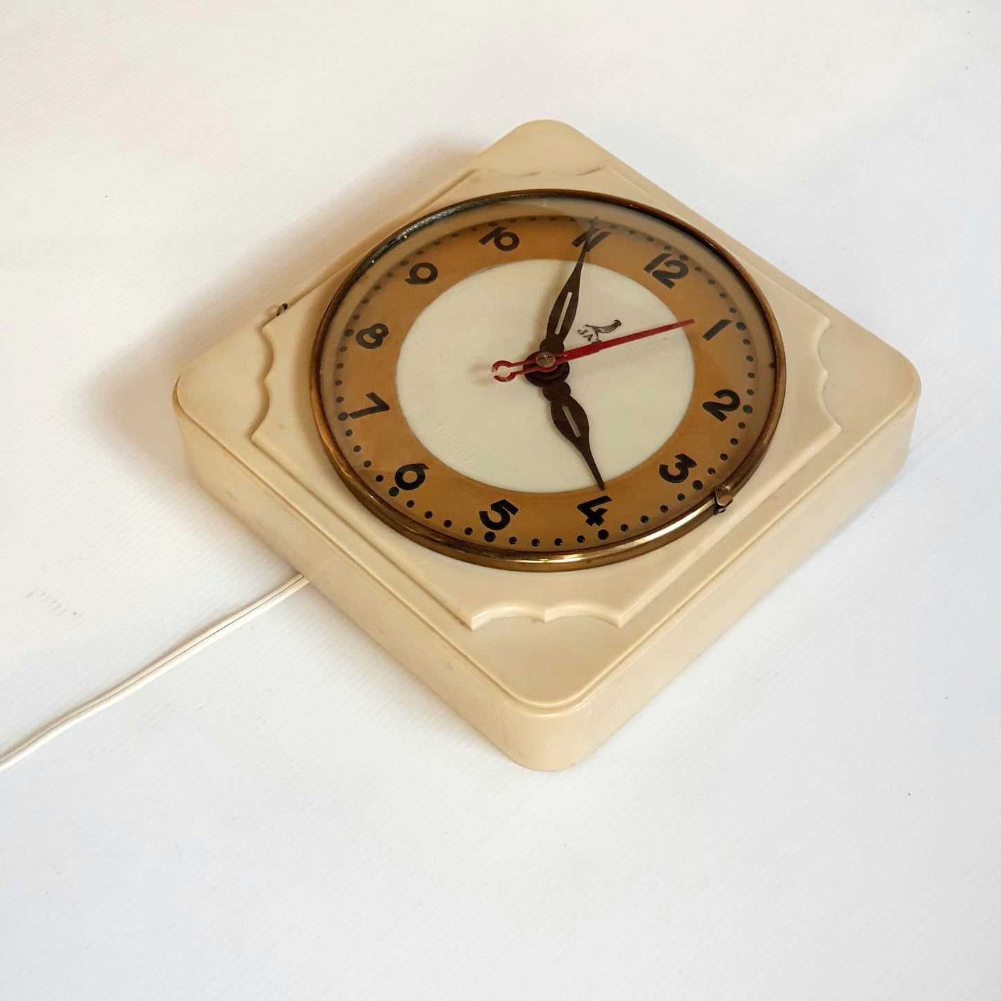 Vintage French Wall Clock 1952 Rumic Model - Mid Century Modern Art-Deco Style, Beige & Gold Colors