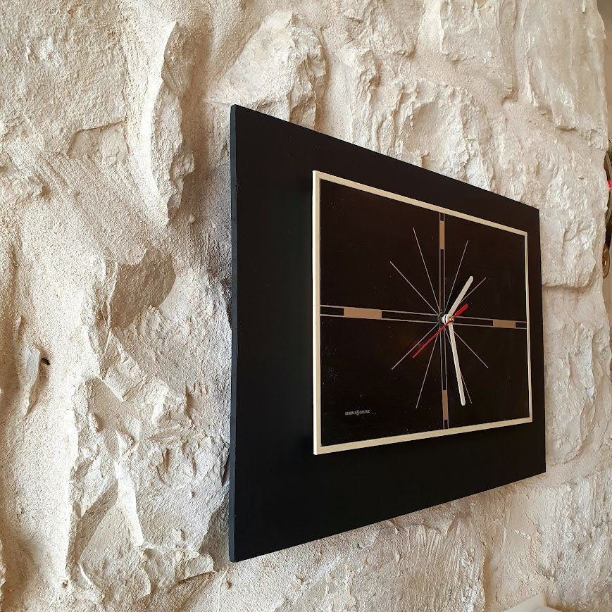 Vintage General Electric Wall Clock - 80's Black Wood, Fully Restored, Quartz Mechanism, 31cm x 45cm