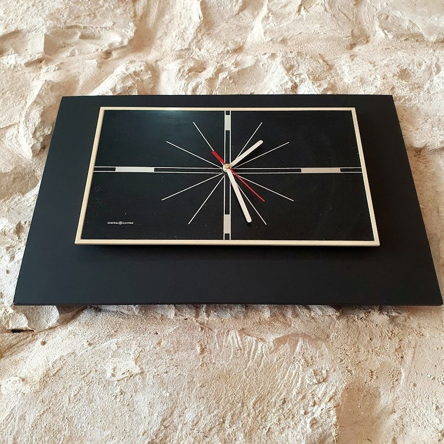 Vintage General Electric Wall Clock - 80's Black Wood, Fully Restored, Quartz Mechanism, 31cm x 45cm