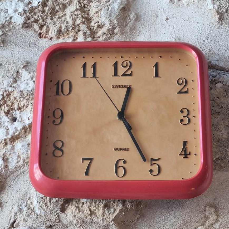 Red Vintage Square Wall Clock - Fully Restored Quartz Mechanism, Modern Look, 25 cm Size