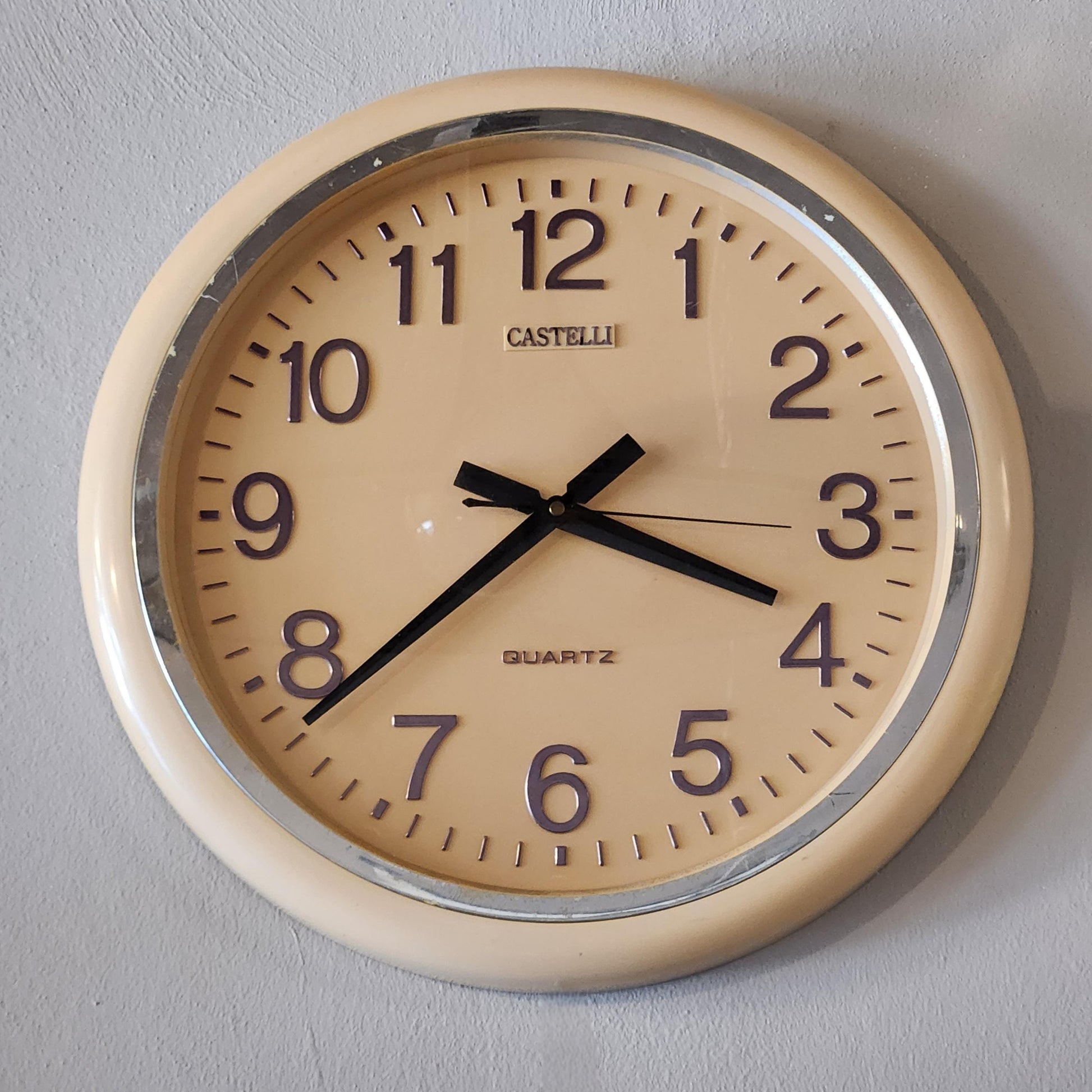 70's Style Castelli Wall Clock - Vintage White Cream Plastic - Quartz Mechanism - Good Condition