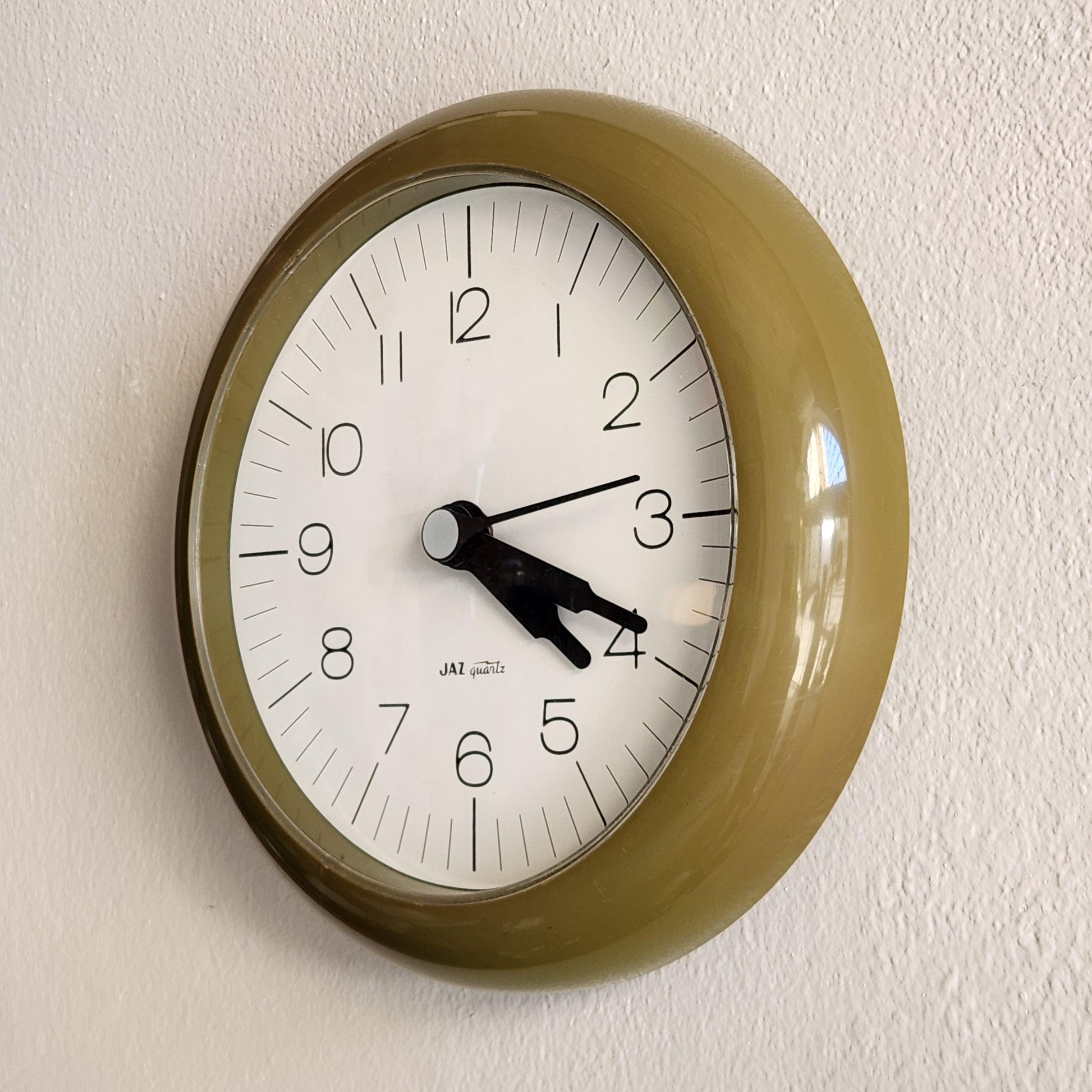 JAZ WALL CLOCK GREEN - SIDE