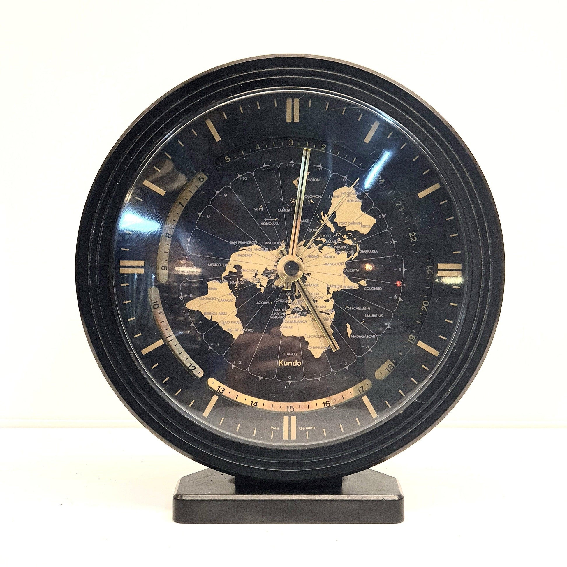 Vintage KUNDO table Clock 80&#39;s Quartz, World Map and time. Mid century modern