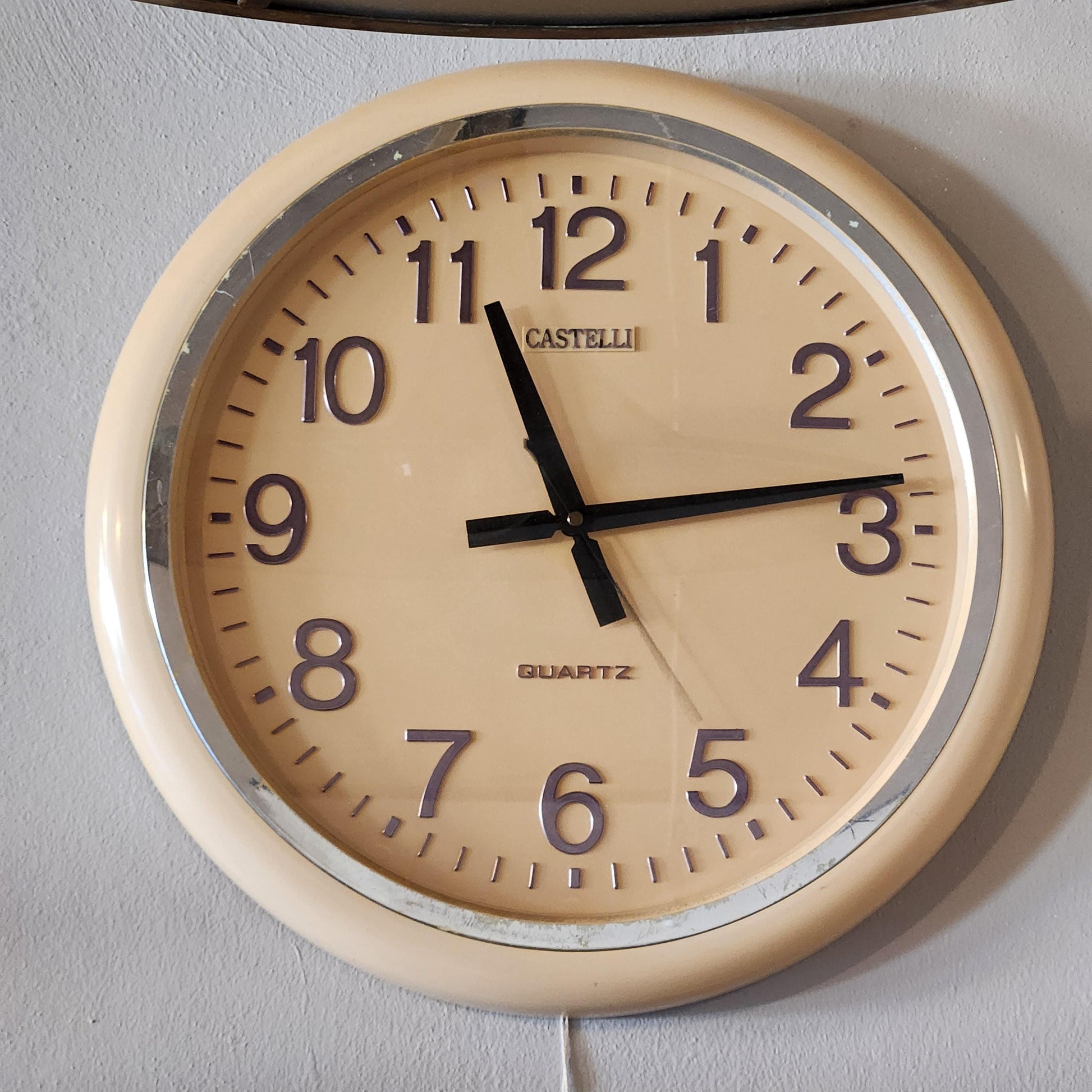 70's Style Castelli Wall Clock - Vintage White Cream Plastic - Quartz Mechanism - Good Condition