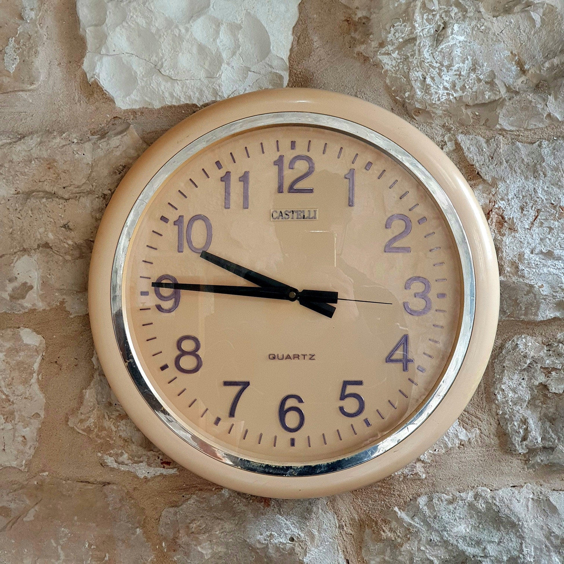 70&#39;s Style Castelli Wall Clock - Vintage White Cream Plastic - Quartz Mechanism - Good Condition