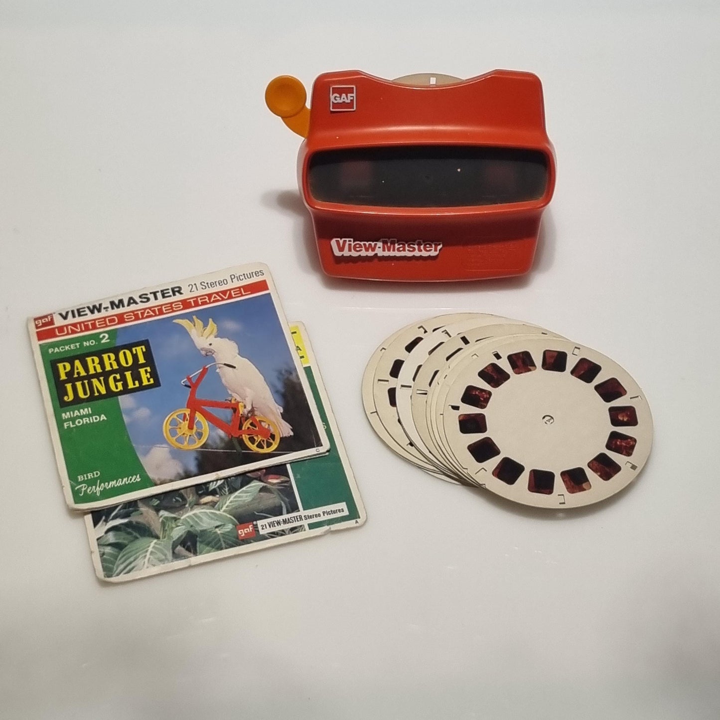 Vintage 1980's View-Master Viewfinder, GAF Viewfinder, 15 Circle Reels Included, Retro Toy, Collector's Item, Working Condition