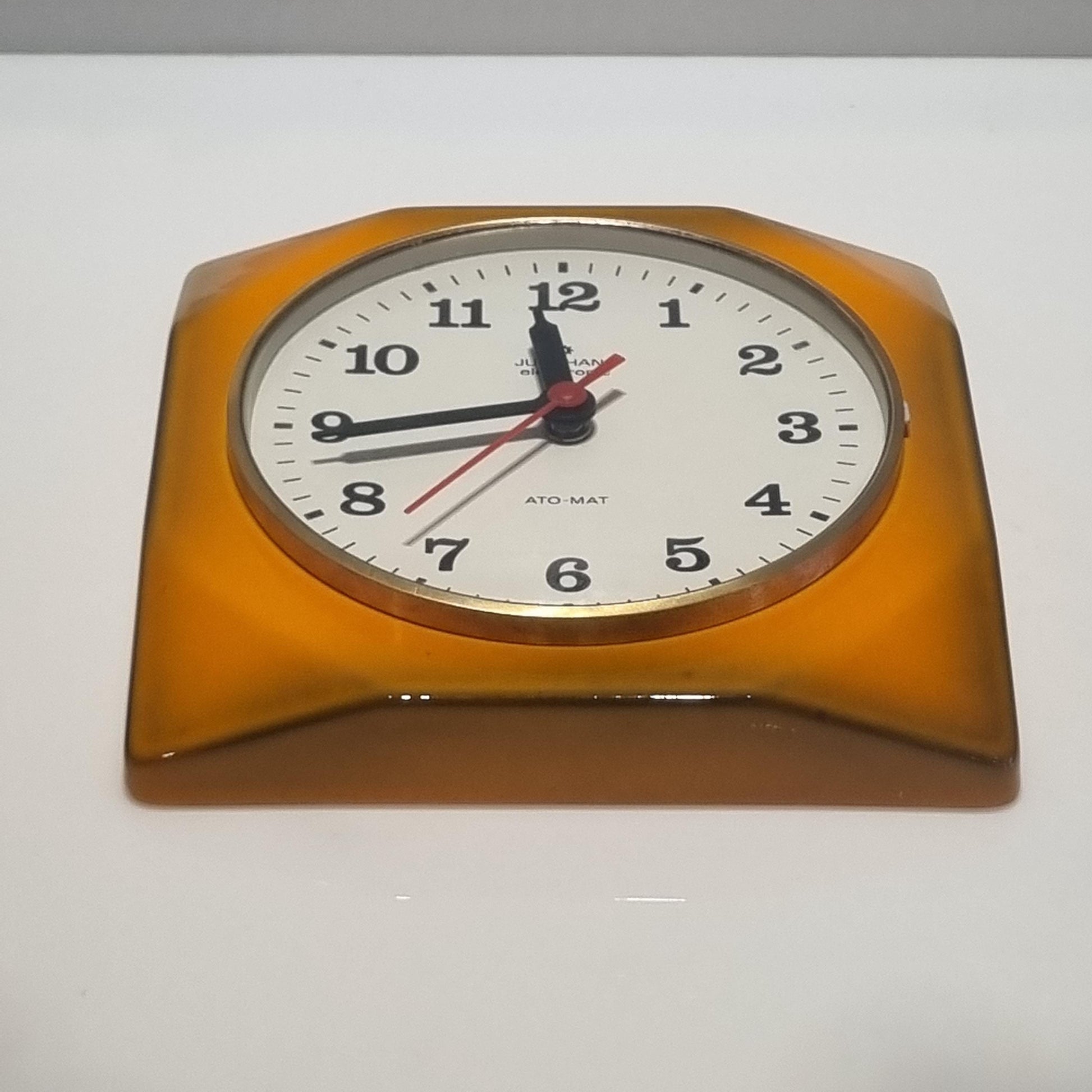 Vintage Junghans Mid-Century Wall Clock – Restored Ceramic, Quartz Movement