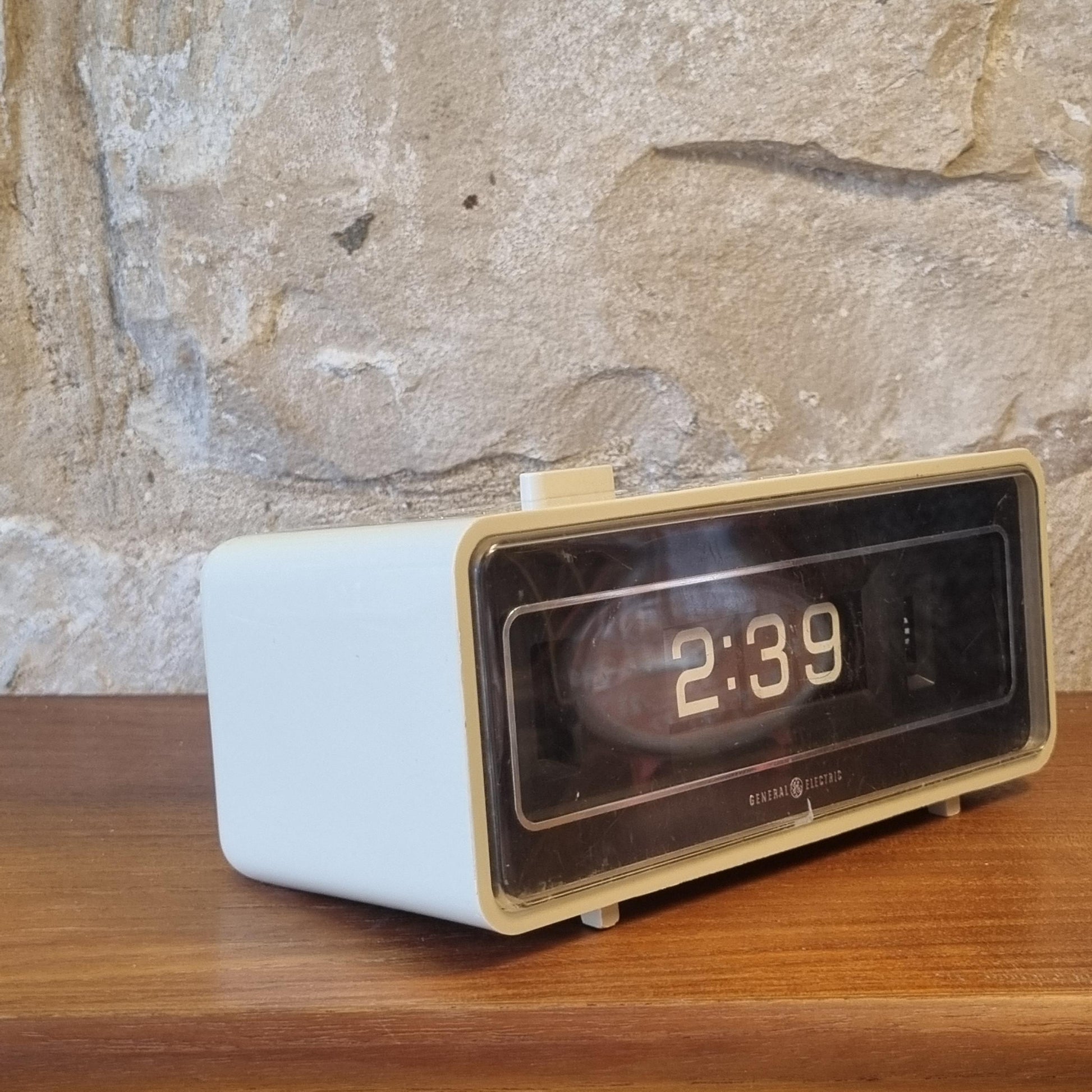 Vintage General Electric Flip Alarm Clock – 1970s Retro Space Age Mid Century Modern