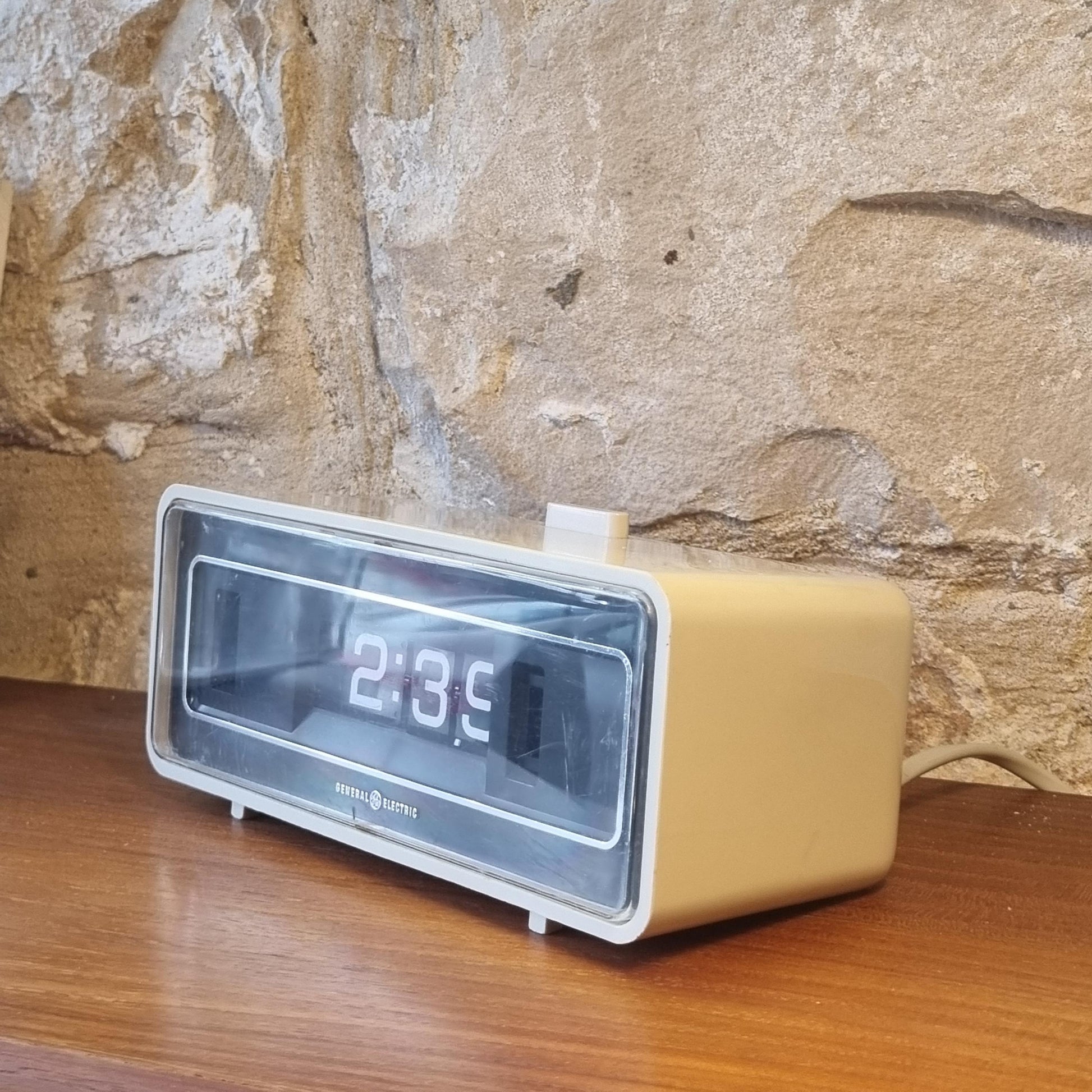 Vintage General Electric Flip Alarm Clock – 1970s Retro Space Age Mid Century Modern