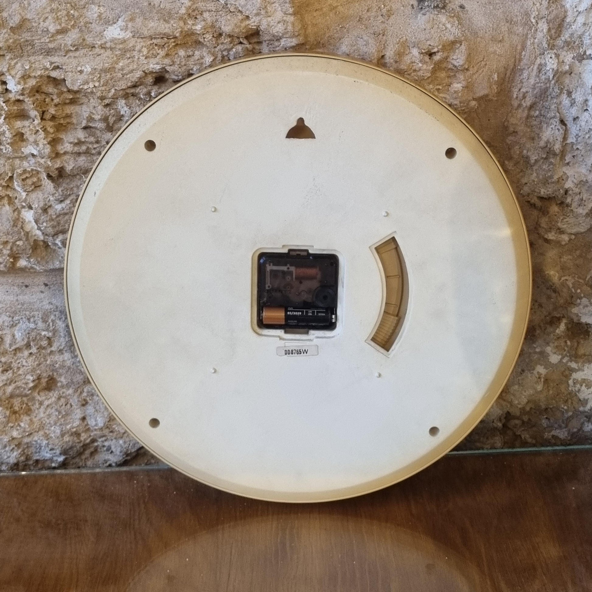 Vintage Telesonic Quartz Wall Clock – 1970s Retro Yellow Design with Day & Date (33 cm)